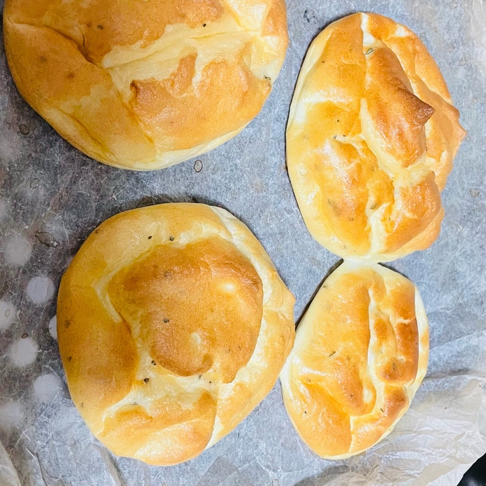Pan nube con mozarella y jamón serrano