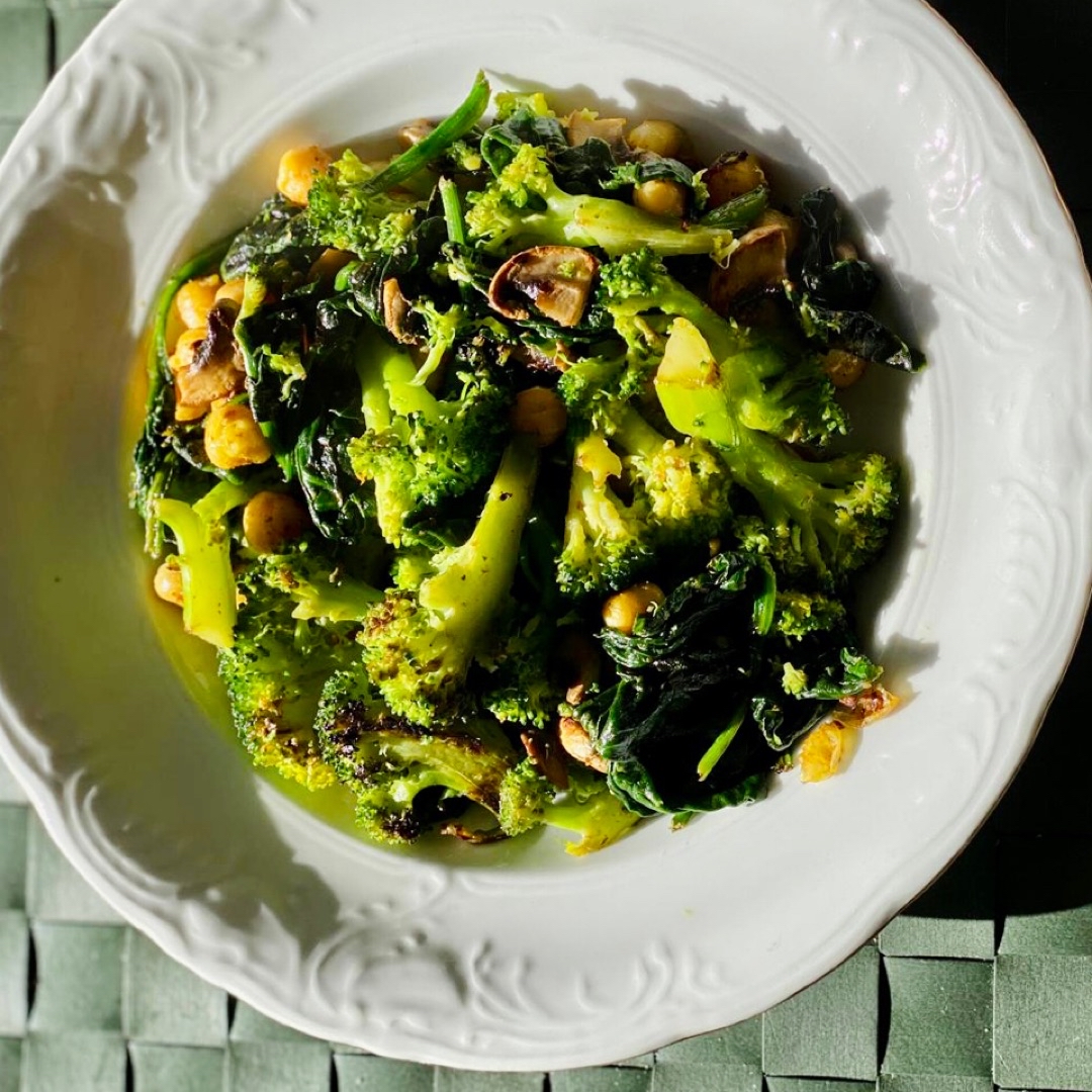 Ensalada de brocoli y garbanzos Ensalada de brocoli y garbanzos