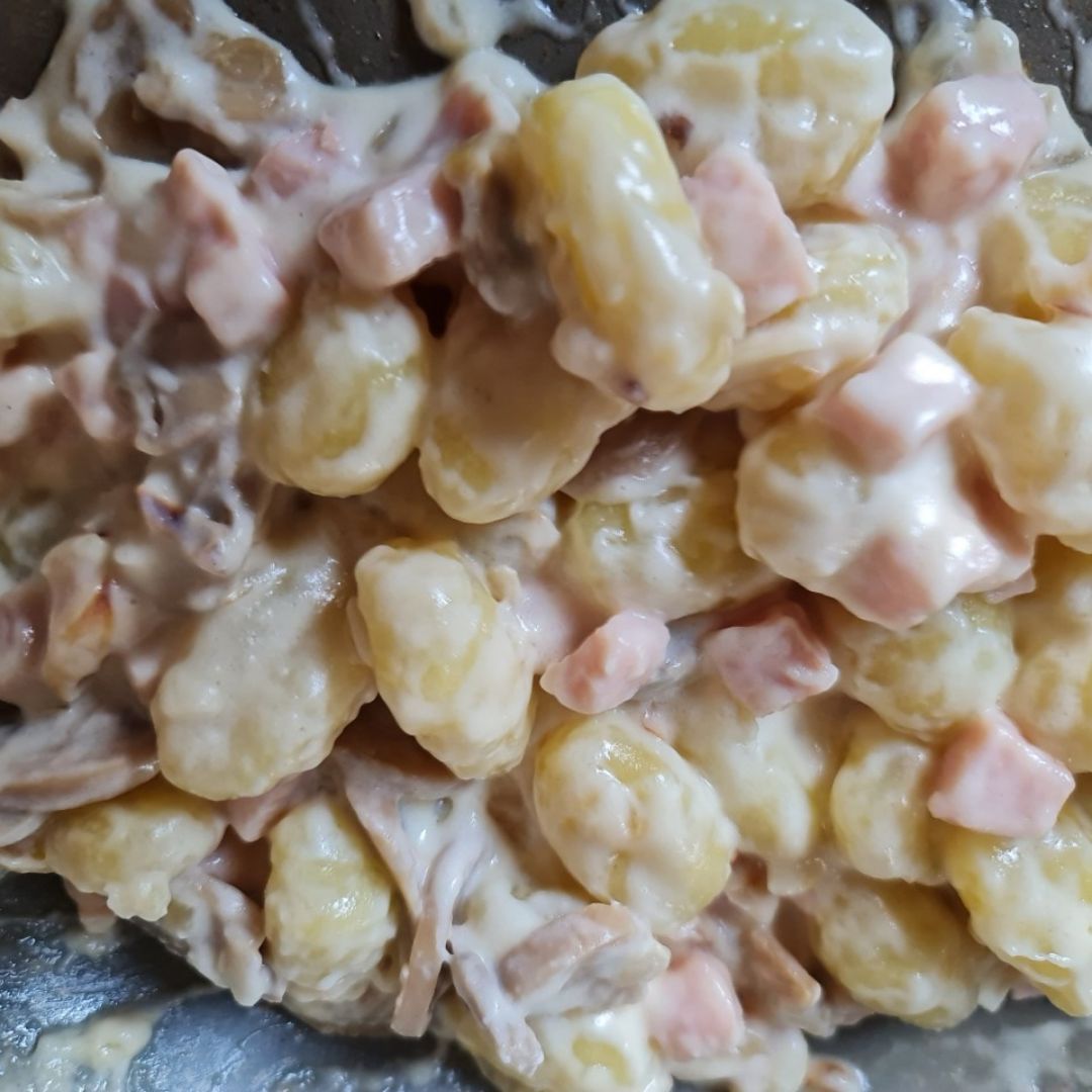 Ñoquis a la carbonara. Ñoquis a la carbonara.