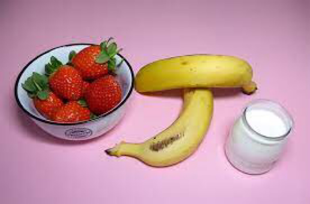 Cóctel de fresa y plátano Paso 0 Cóctel de fresa y plátano Paso 0
