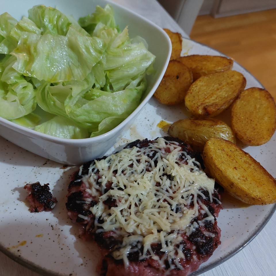 Hamburguesa con patatas Hamburguesa con patatas