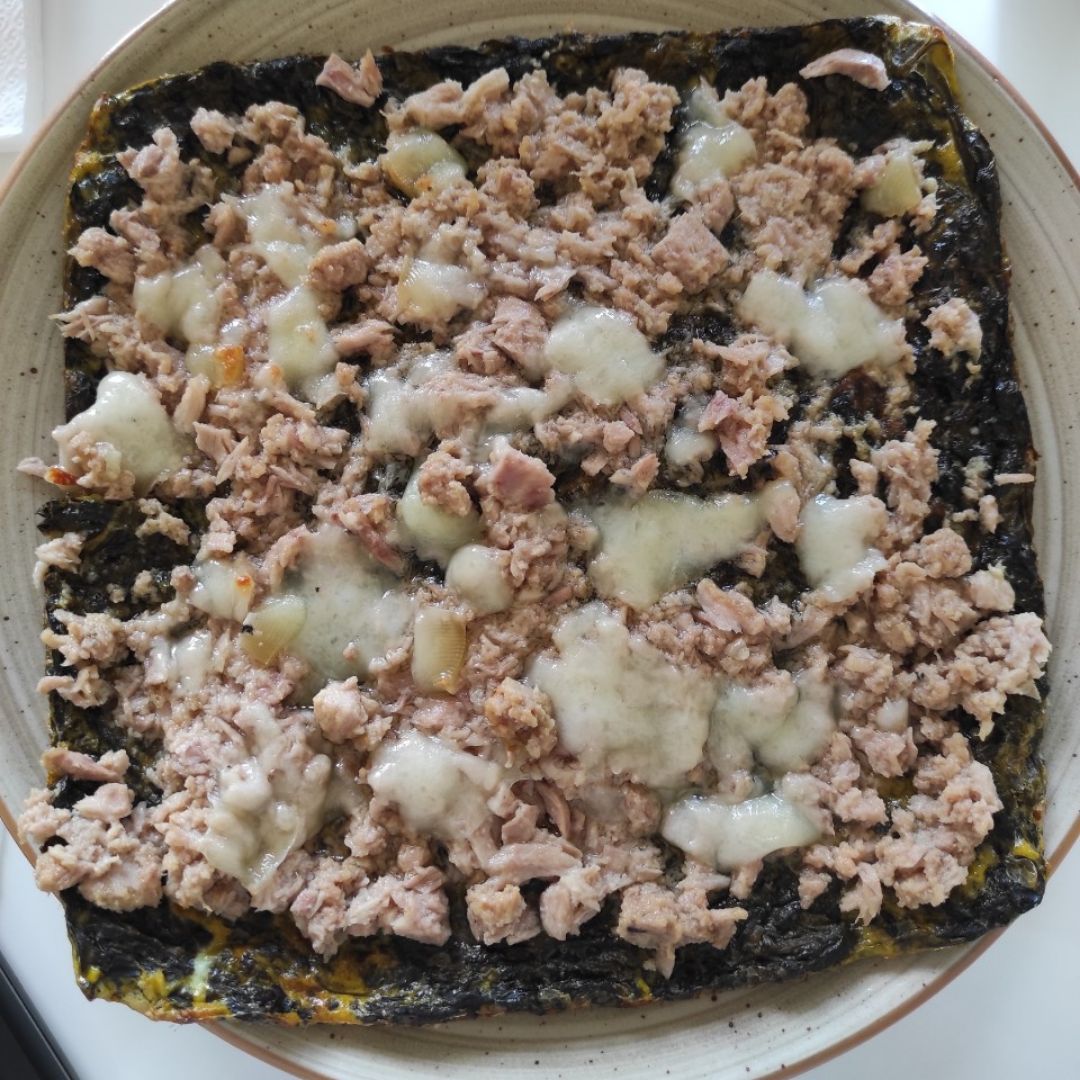 Pizza en base de espinacas baja en FODMAP Pizza en base de espinacas baja en FODMAP