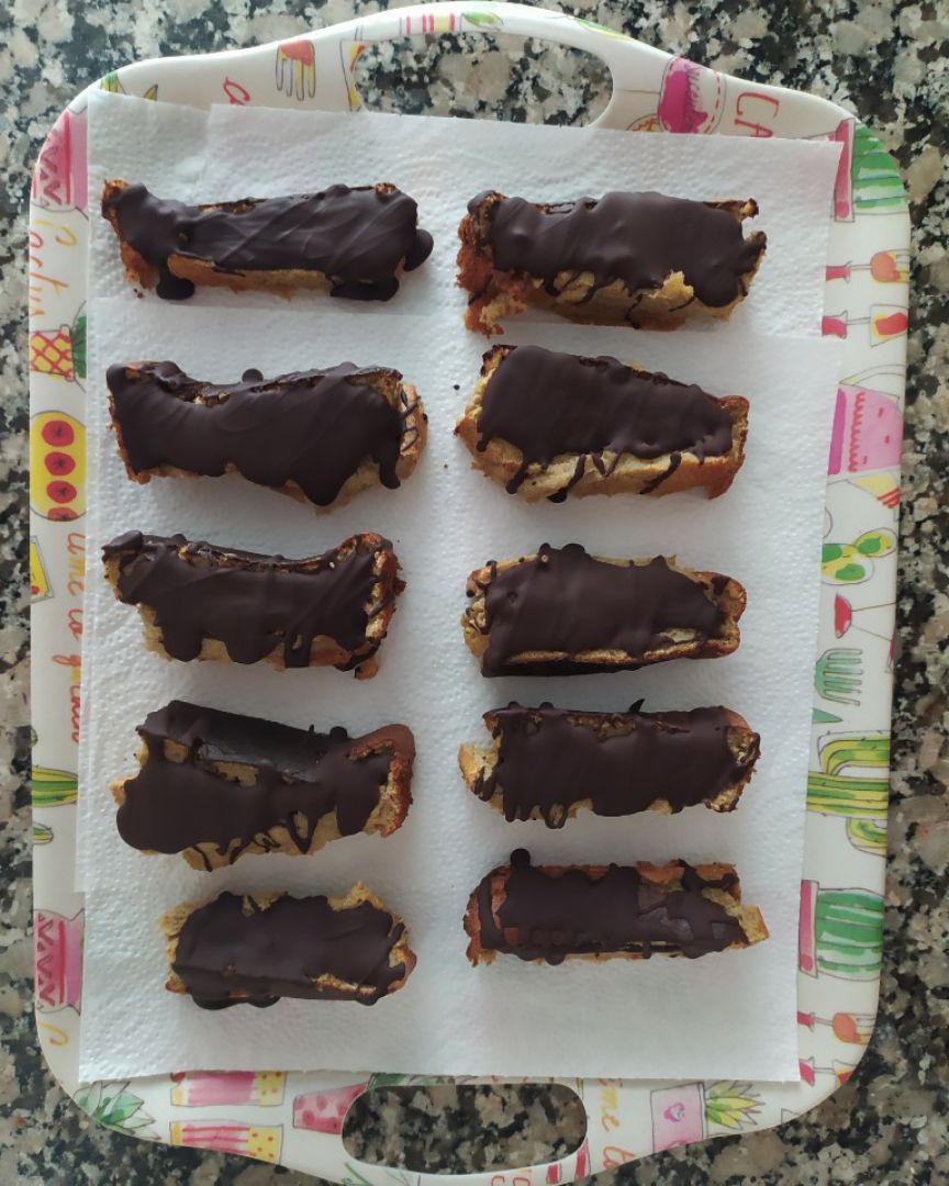 Mini pastelitos de plátano y chocolate 85% Mini pastelitos de plátano y chocolate 85%