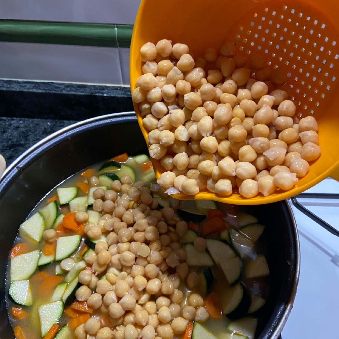 Guiso rápido de garbanzos Paso 4 Guiso rápido de garbanzos Paso 4