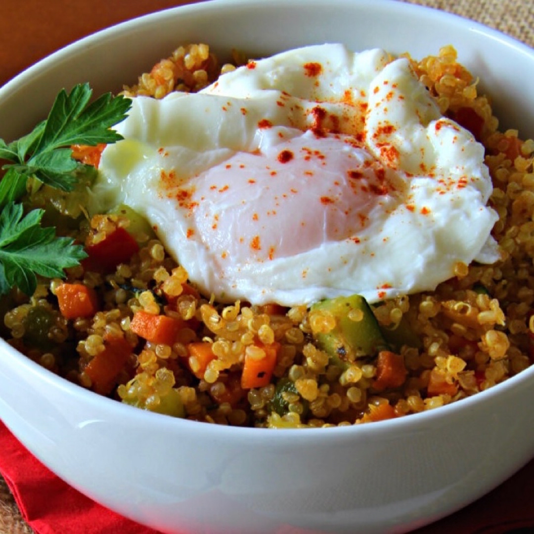 QUINOA CON VERDURAS Y HUEVO QUINOA CON VERDURAS Y HUEVO