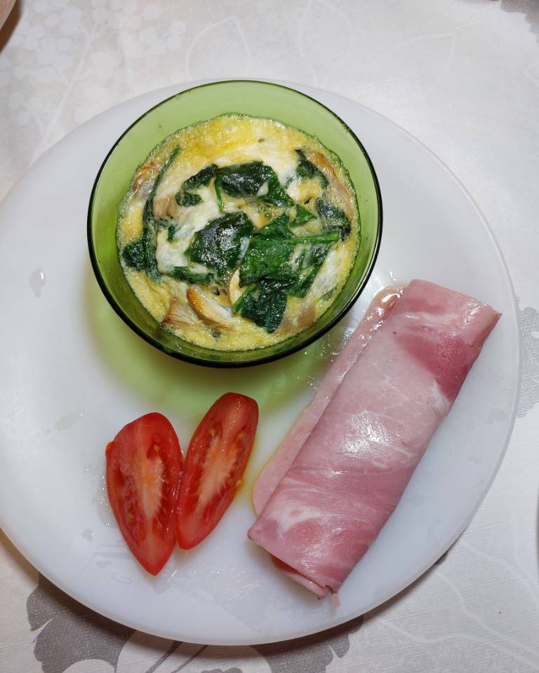 Revuelto de espinacas y champiñones Revuelto de espinacas y champiñones