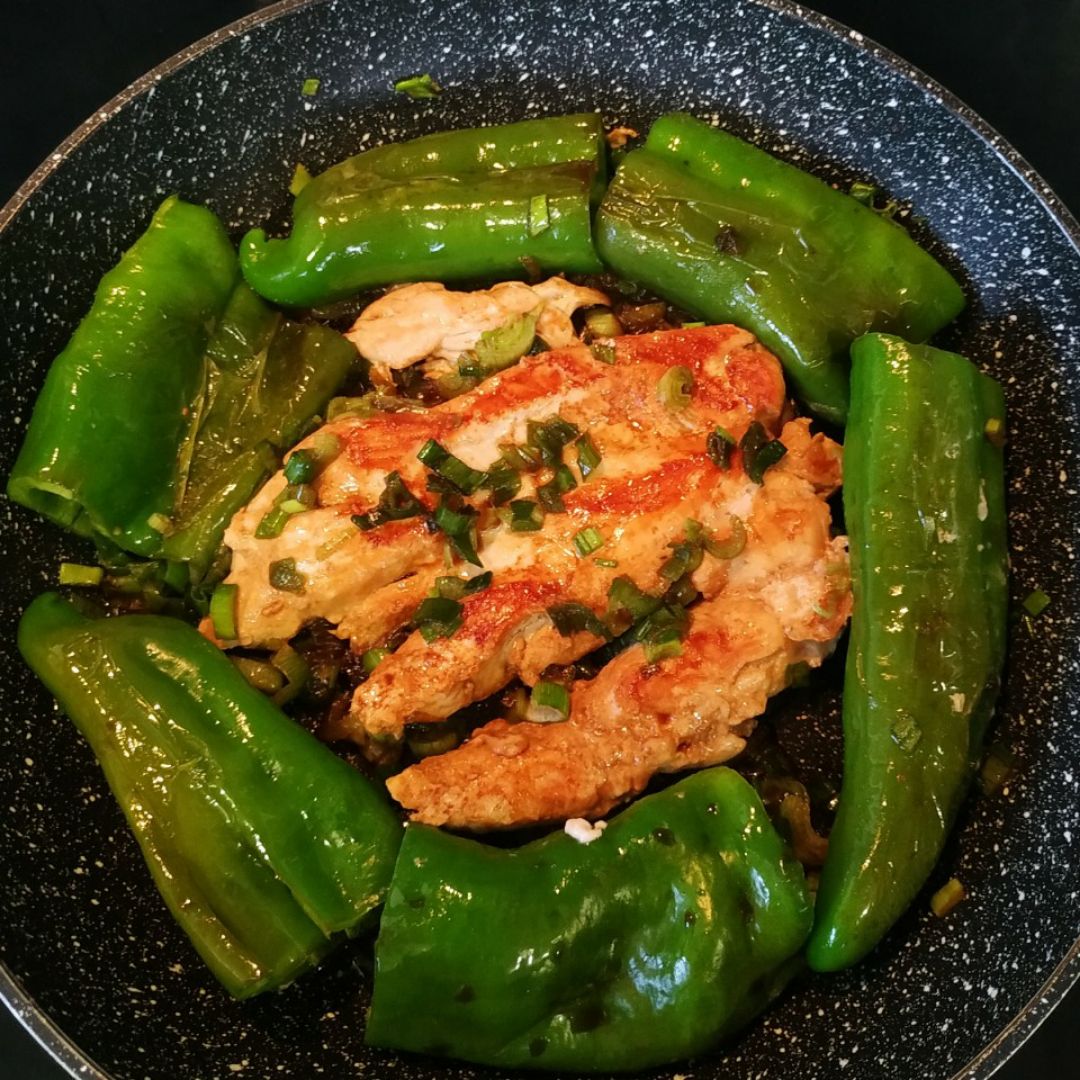 Solomillo de Pavo con Pimientos y Cebolleta. Solomillo de Pavo con Pimientos y Cebolleta.