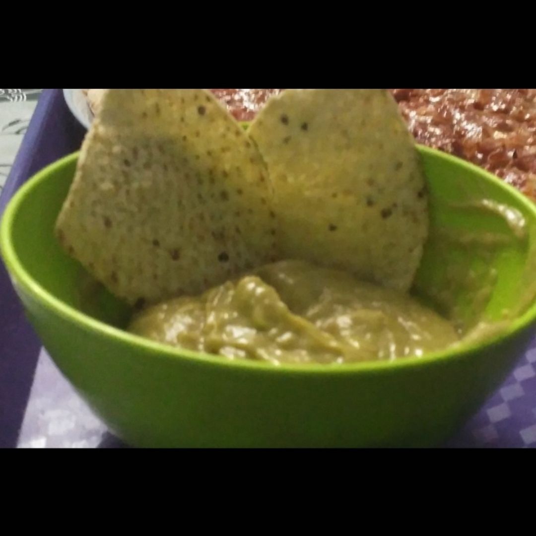 Guacamole con nachos 