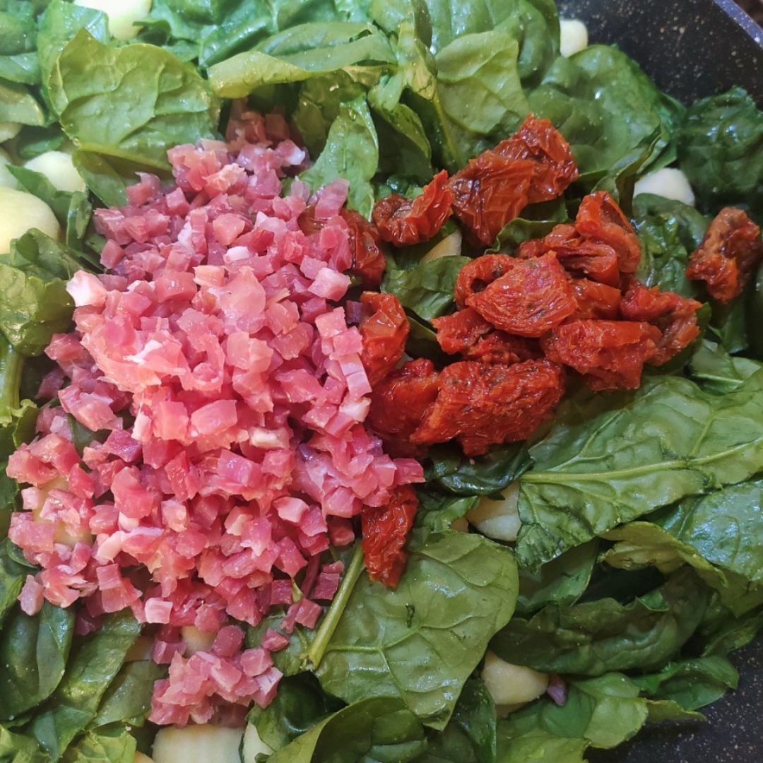 ÑOQUIS CON JAMÓN Y ESPINACAS Paso 2