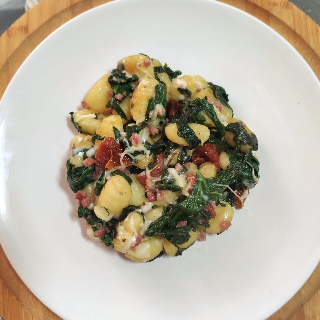 ÑOQUIS CON JAMÓN Y ESPINACAS Paso 4