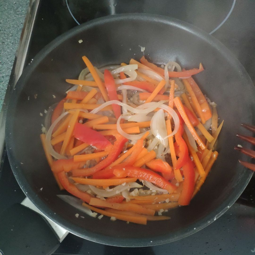 Noodles/fideos asiáticos veganos Paso 1 Noodles/fideos asiáticos veganos Paso 1