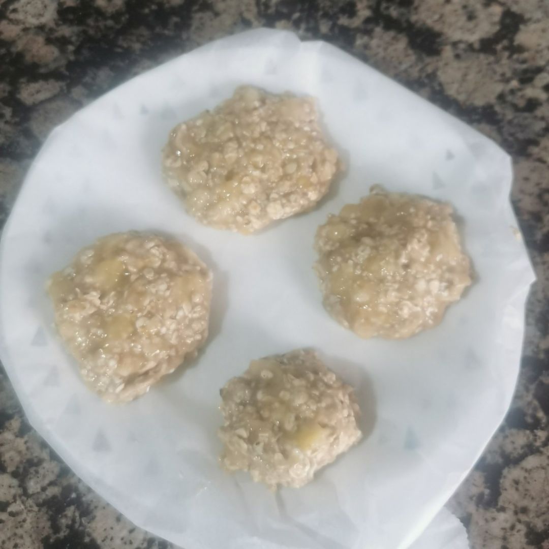 Receta 2: De postre unas buenas galletas de avena y platano en microondas. Fácil y rápido. Receta de YouTube Paso 3 Receta 2: De postre unas buenas galletas de avena y platano en microondas. Fácil y rápido. Receta de YouTube Paso 3