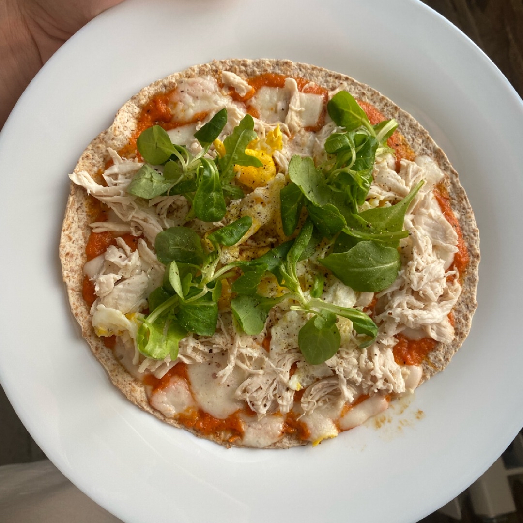 Pizza de fajita con pollo mechado Pizza de fajita con pollo mechado