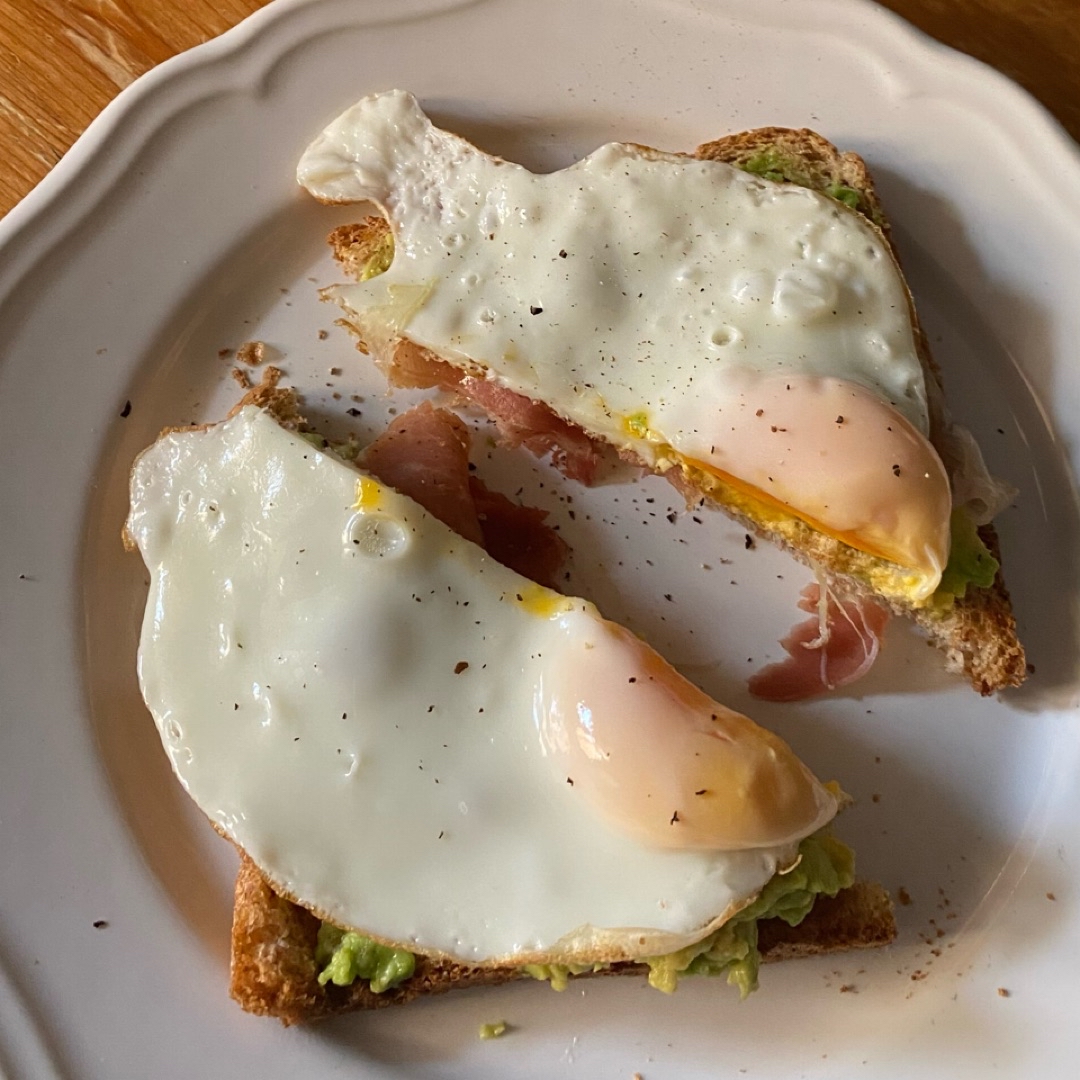 desayuno huevo jamon aguacate desayuno huevo jamon aguacate