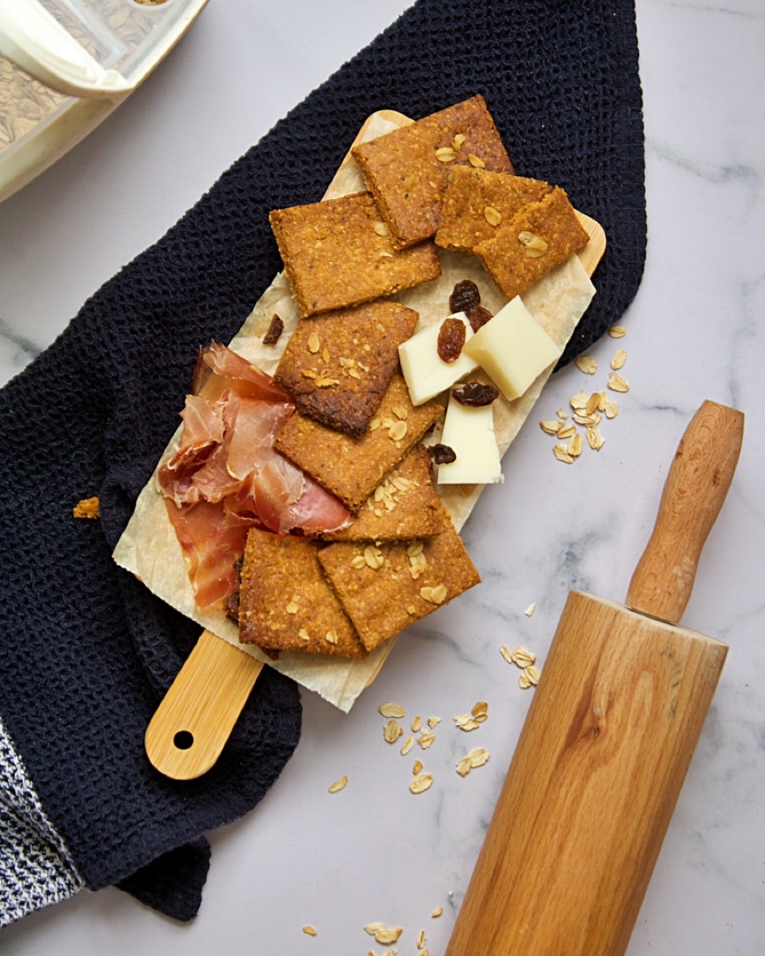 Crackers de avena y garbanzo crujientes Crackers de avena y garbanzo crujientes