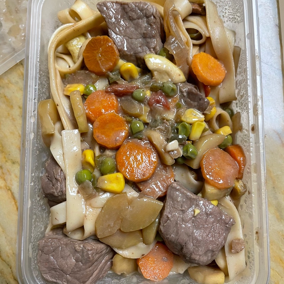 Fideos chinos con verduras y ternera Fideos chinos con verduras y ternera