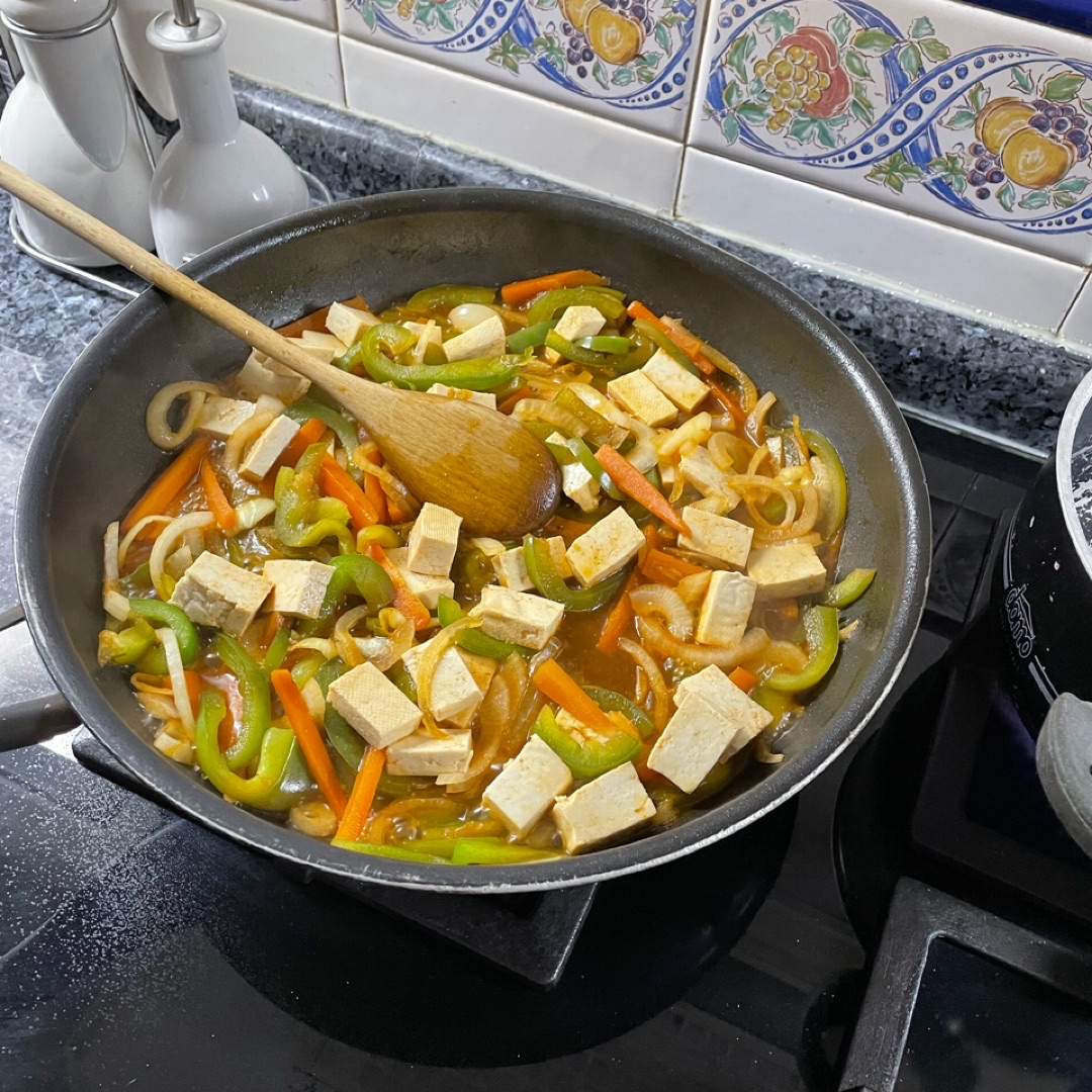 Noodles de arroz con verduras y tofu Paso 1 Noodles de arroz con verduras y tofu Paso 1