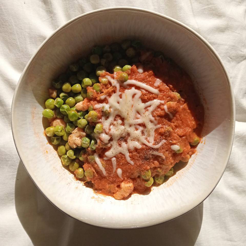 Guisantes 🫛 con salsa de tomate 🍅 y soja texturizada