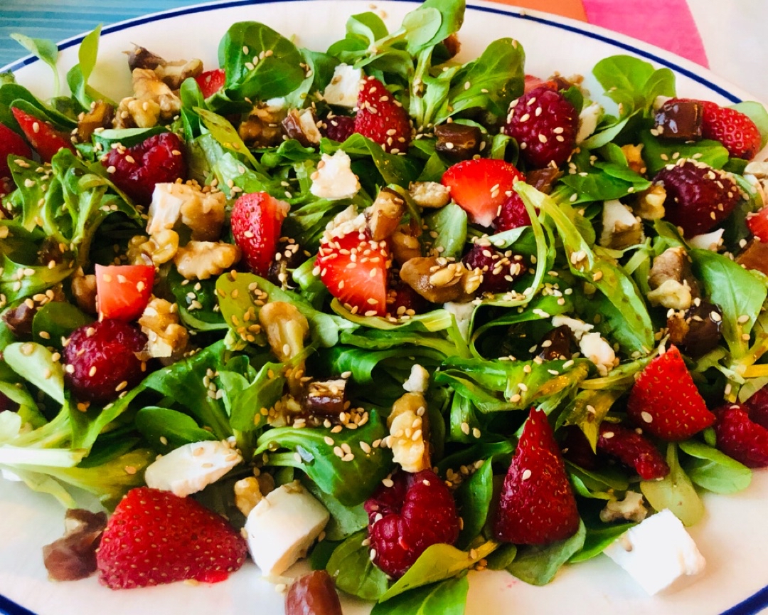 ENSALADA DE FRUTOS ROJOS Y SÉSAMO 😋😋😋