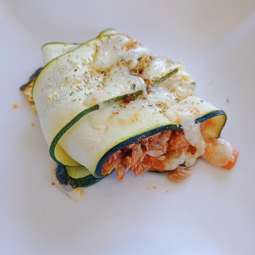 Canelones de calabacín 🥒 rellenos de atún 🍅 y 🧀 Paso 6 Canelones de calabacín 🥒 rellenos de atún 🍅 y 🧀 Paso 6