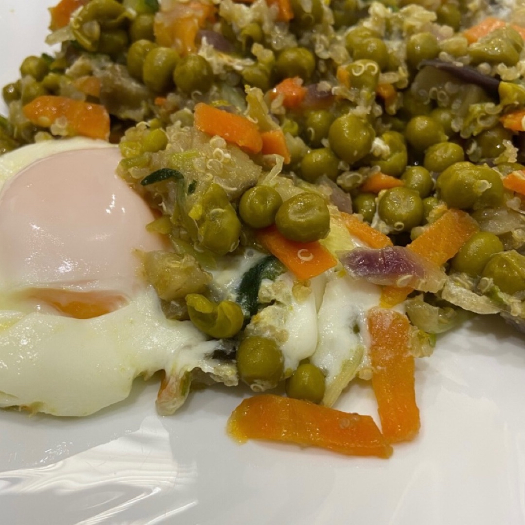 Revuelto de verduras y quinoa Revuelto de verduras y quinoa