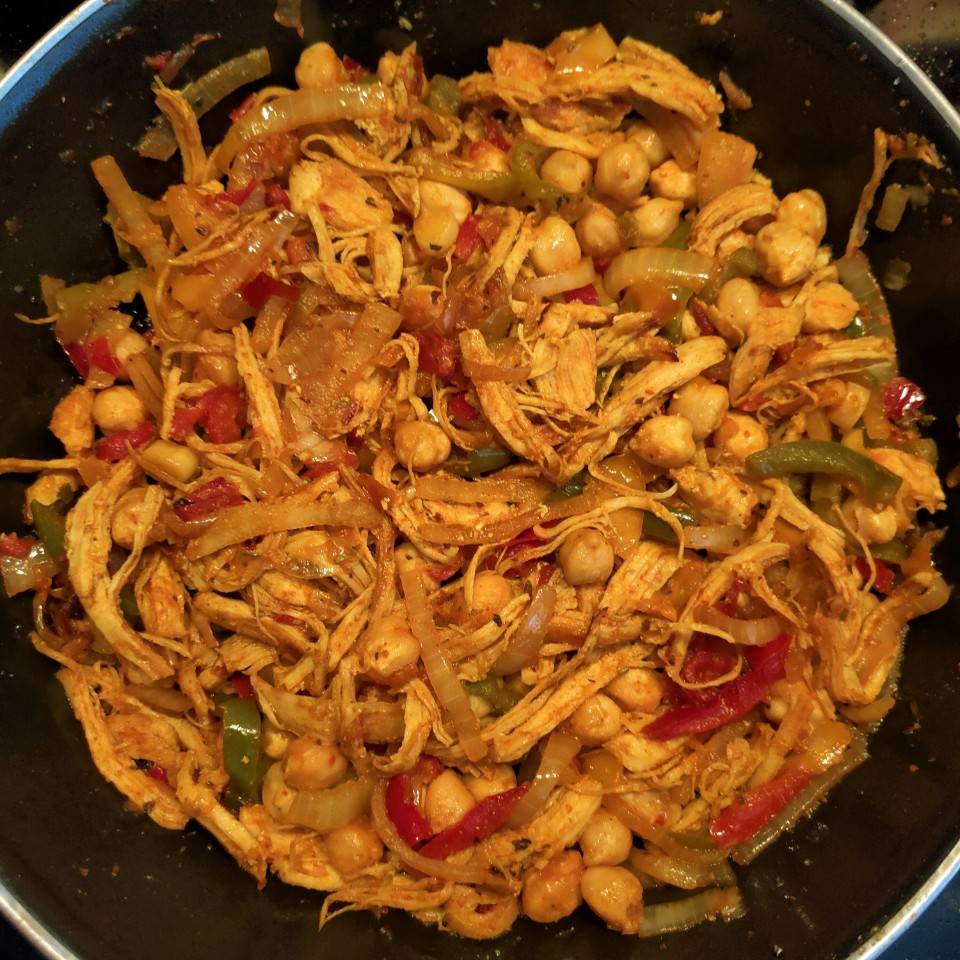 Garbanzos con pollo y verduras Garbanzos con pollo y verduras