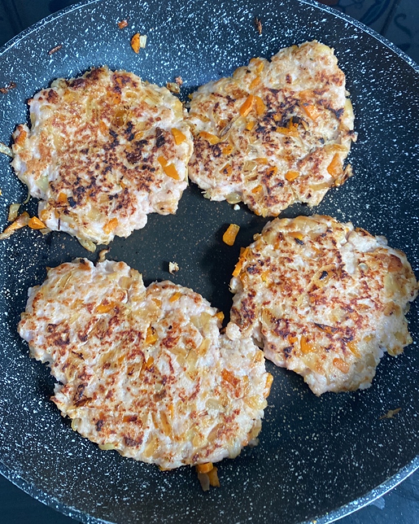 Hamburguesas de pollo con verduras Hamburguesas de pollo con verduras