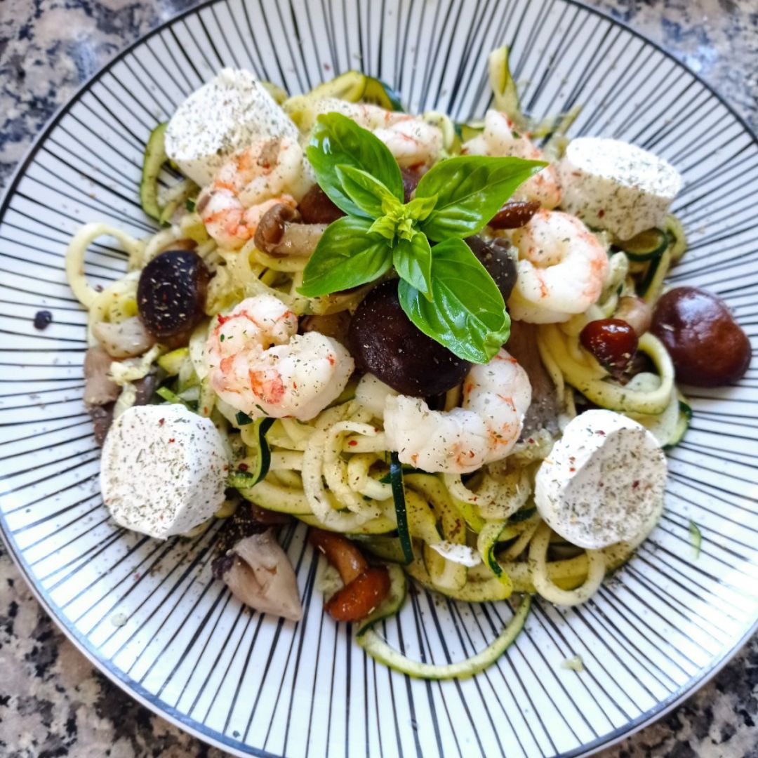 Sartenada de calabacetis 🥒, setas y langostinos 🦐 picantes 🌶️🌶️🌶️ Paso 6