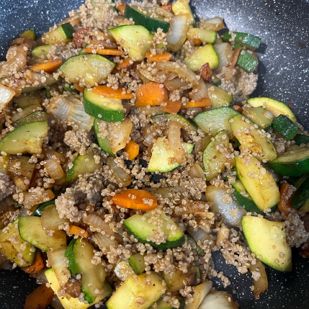 Quinoa con pollo y verduras Paso 2 Quinoa con pollo y verduras Paso 2