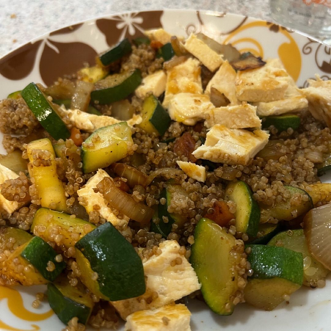 Quinoa con pollo y verduras Paso 2 Quinoa con pollo y verduras Paso 2