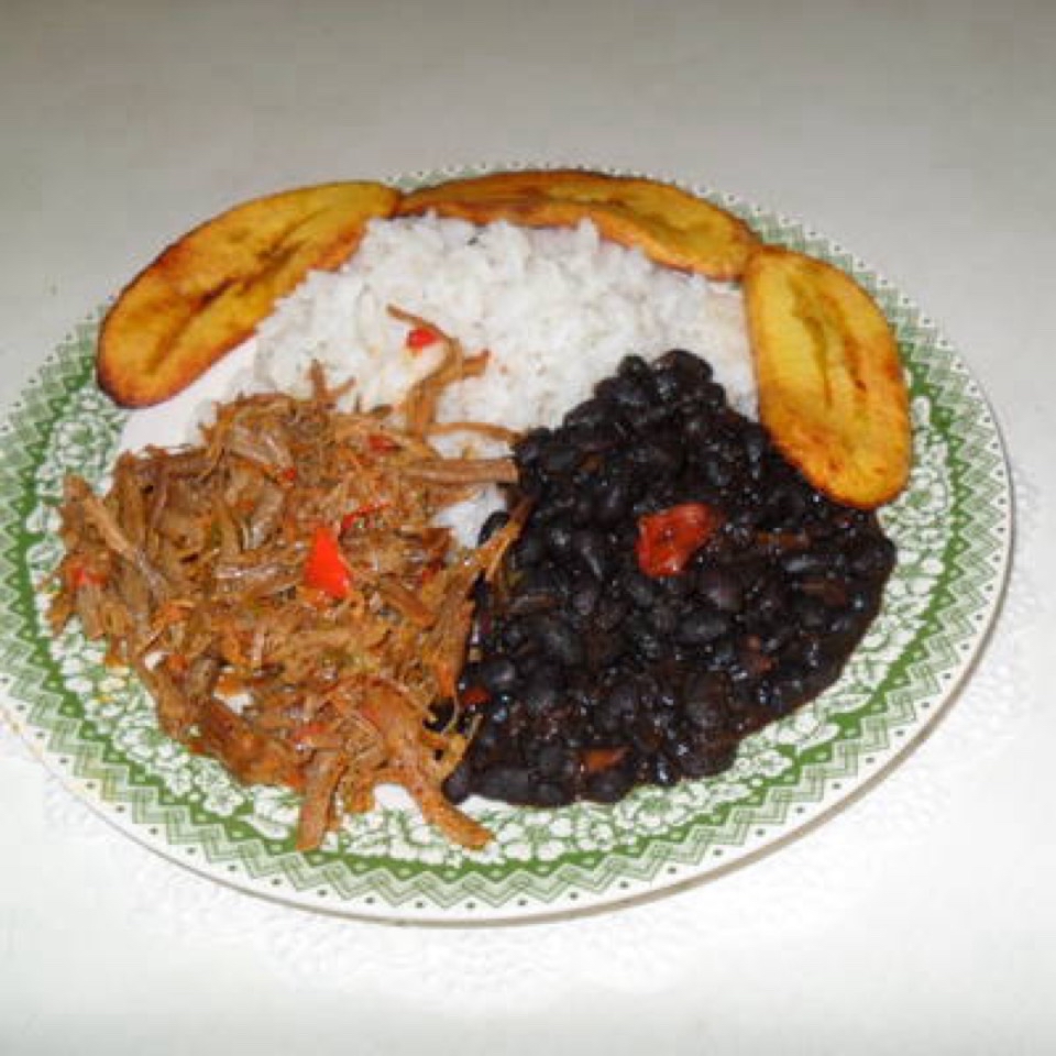 Arroz caraota carne tajadas Arroz caraota carne tajadas