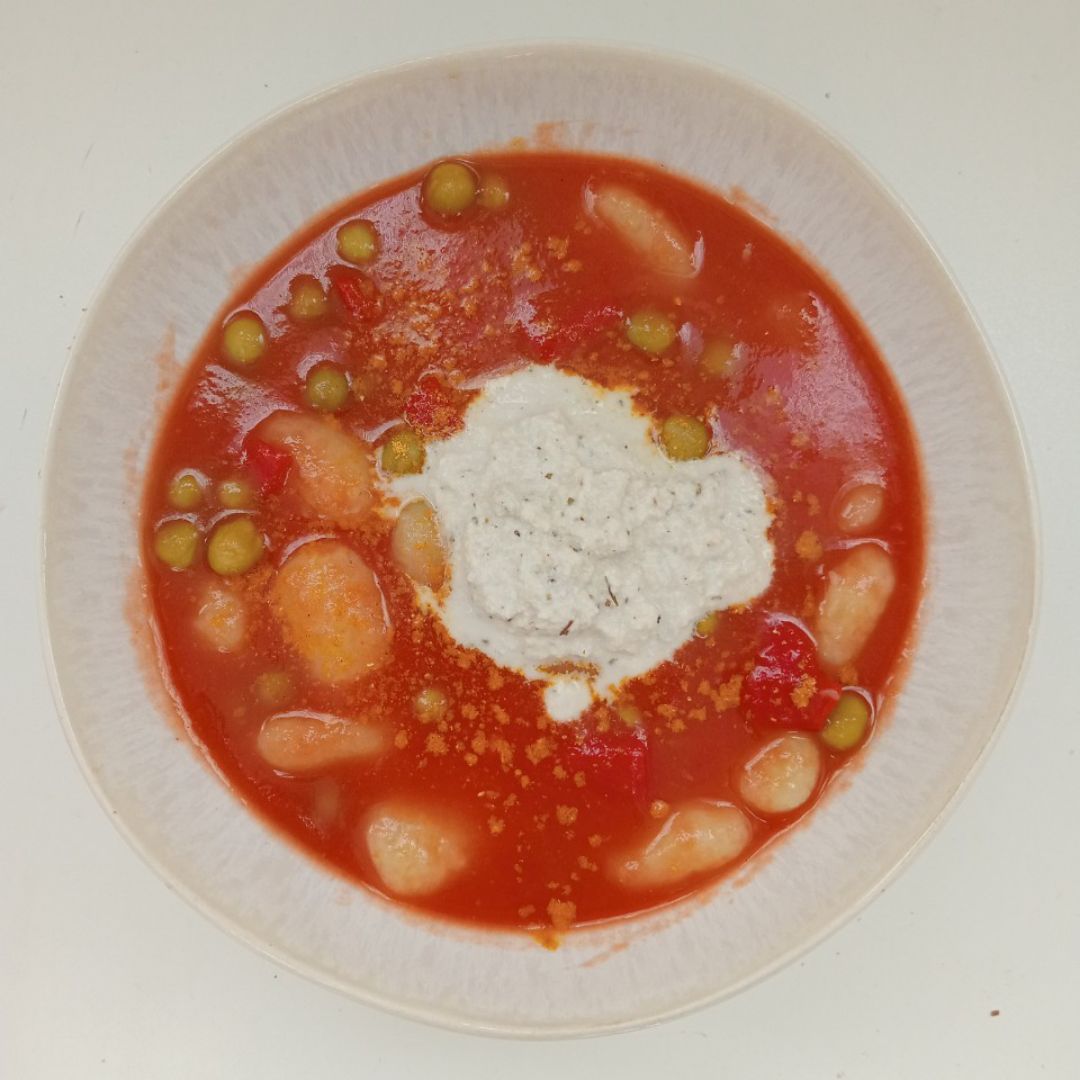 Ñoquis con tomate 🍅, pimiento 🫑 y queso 🧀 Paso 2