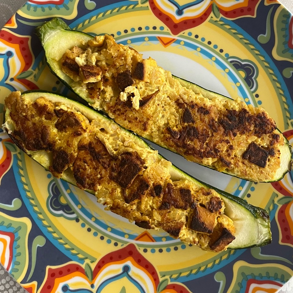 Calabacín relleno (a mi manera) con tofu, arroz y queso crema Calabacín relleno (a mi manera) con tofu, arroz y queso crema