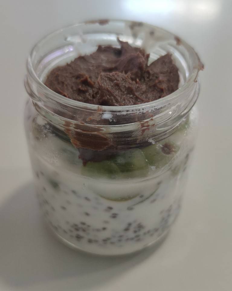Vasito de yogur y uvas Vasito de yogur y uvas