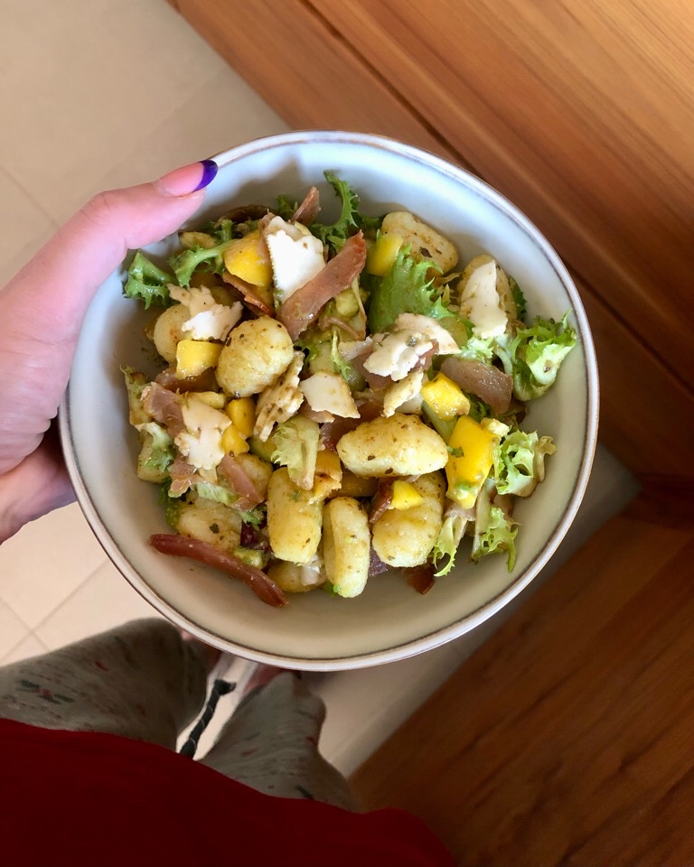 Ensalada de ñoquis y mango Ensalada de ñoquis y mango