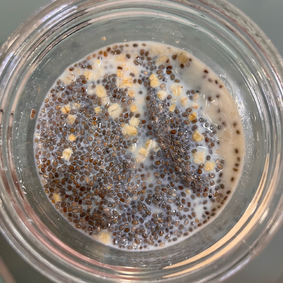 Pudding de chía con avena, plátano y arándanos Paso 1 Pudding de chía con avena, plátano y arándanos Paso 1