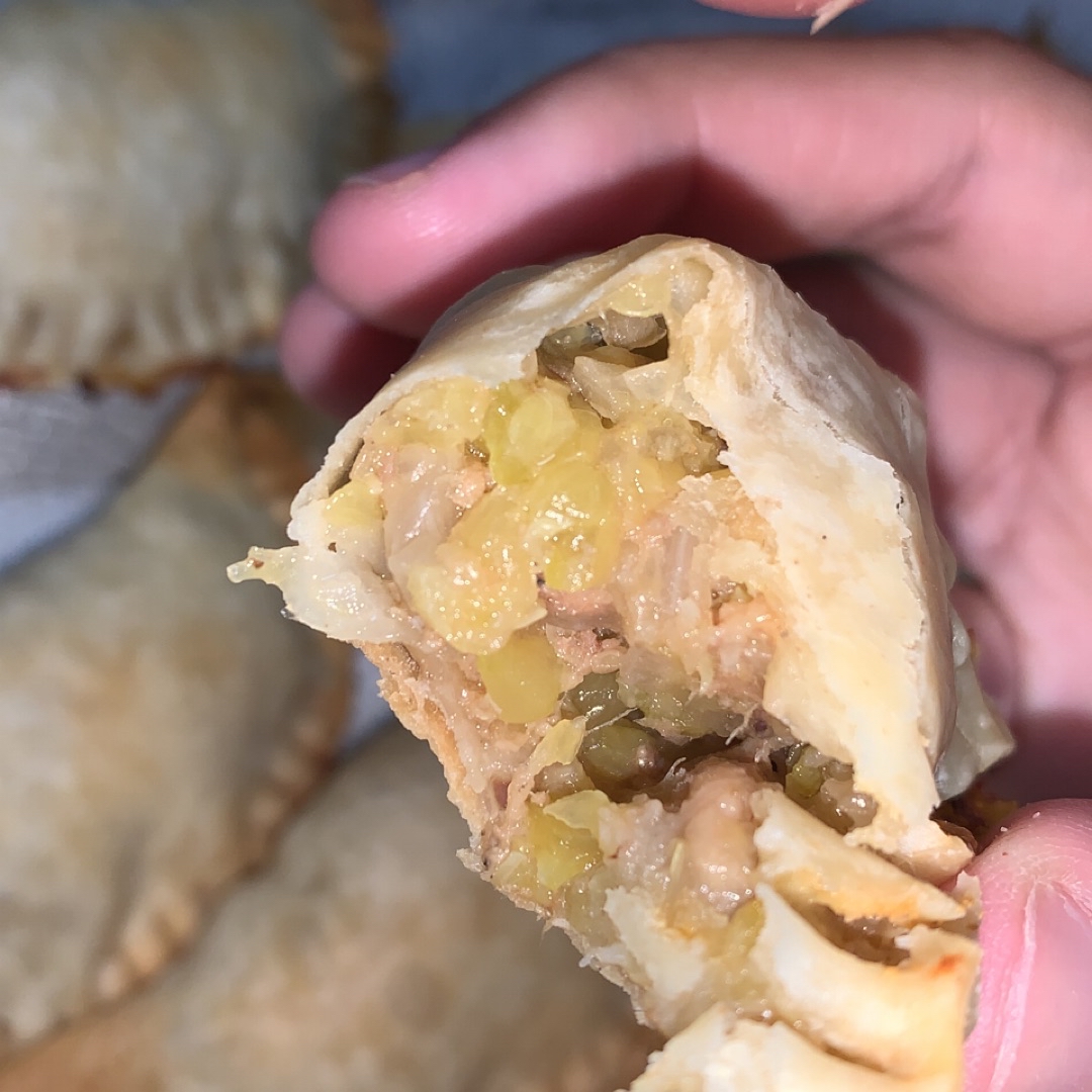 EMPANADAS DE calabacín, cebolla, atún y queso. EMPANADAS DE calabacín, cebolla, atún y queso.
