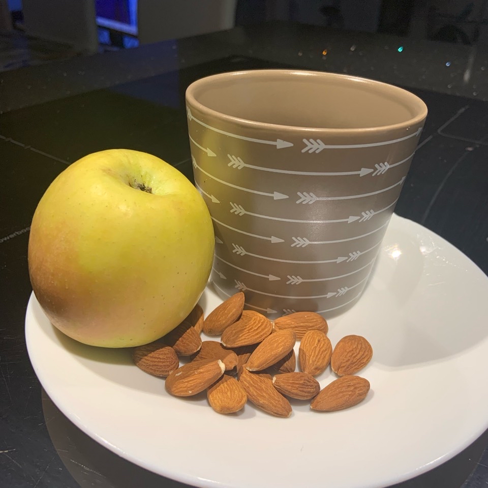 Manzana con almendras Manzana con almendras