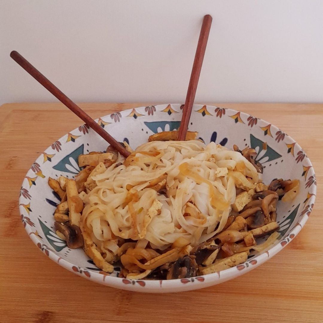 Ensalada de pasta y encurtidos Ensalada de pasta y encurtidos
