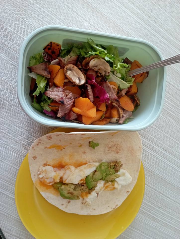 Ensalada del bosque con pavo, calabaza y champiñones 