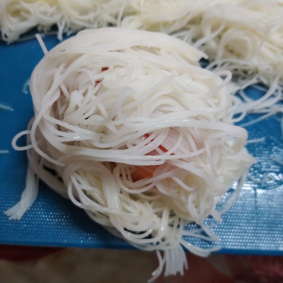Madejas de pasta rellenas de fresa Paso 2 Madejas de pasta rellenas de fresa Paso 2