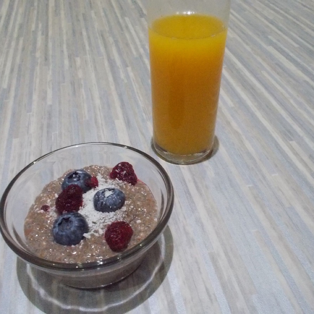 Pudding de chia con cacao y frutos rojos 