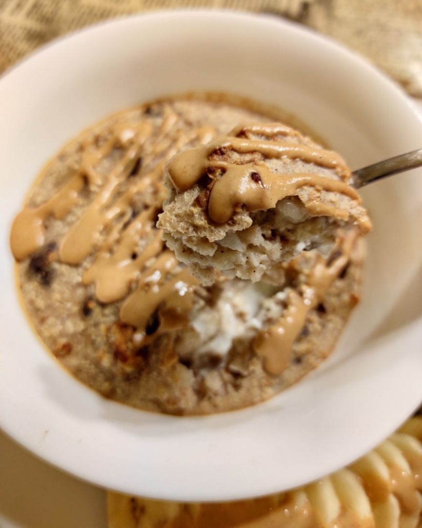 Avena horneada con pera, nueces y chocolate rellena de Queso Fresco Batido