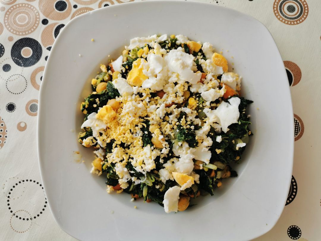 Garbanzos con espinacas y huevo Garbanzos con espinacas y huevo