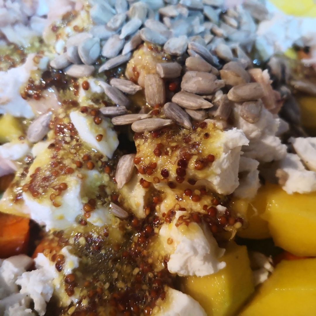Ensalada de Mango y mostaza. Ensalada de Mango y mostaza.