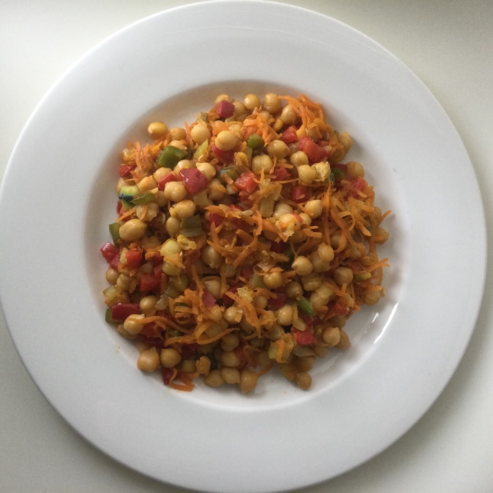 Garbanzos con verduras salteadas Garbanzos con verduras salteadas