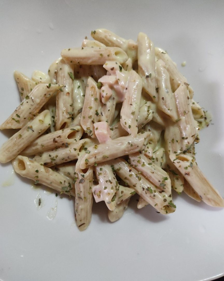 Macarrones con salsa de aguacate Macarrones con salsa de aguacate