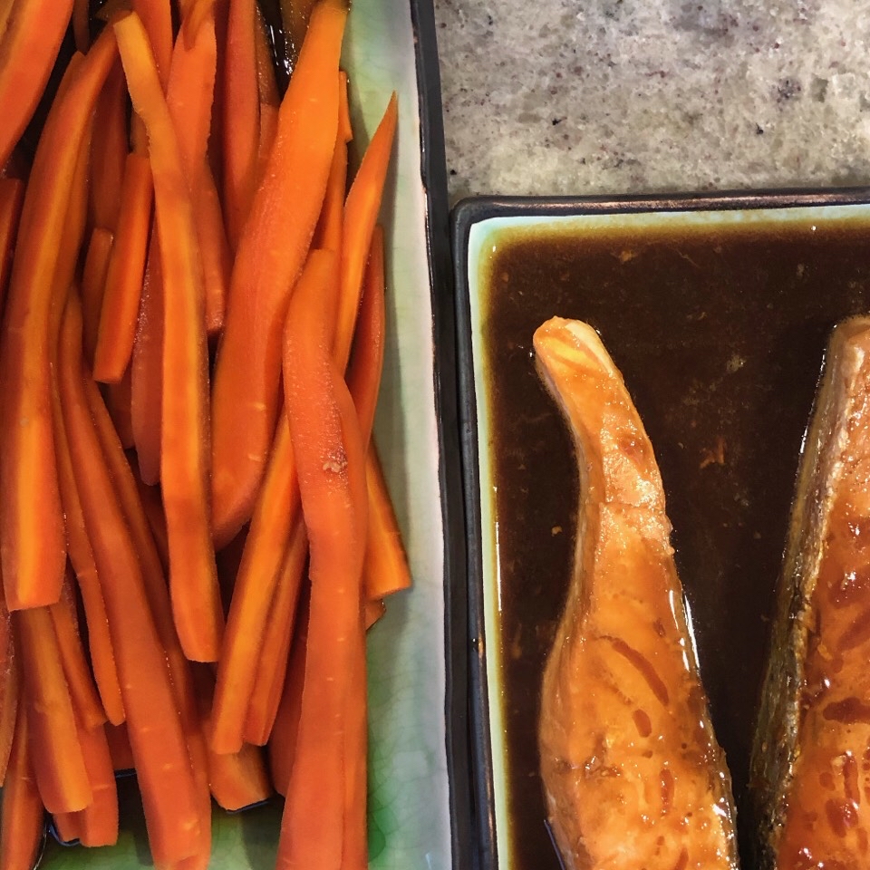 Salmón a la naranja y zanahoria en soja Salmón a la naranja y zanahoria en soja