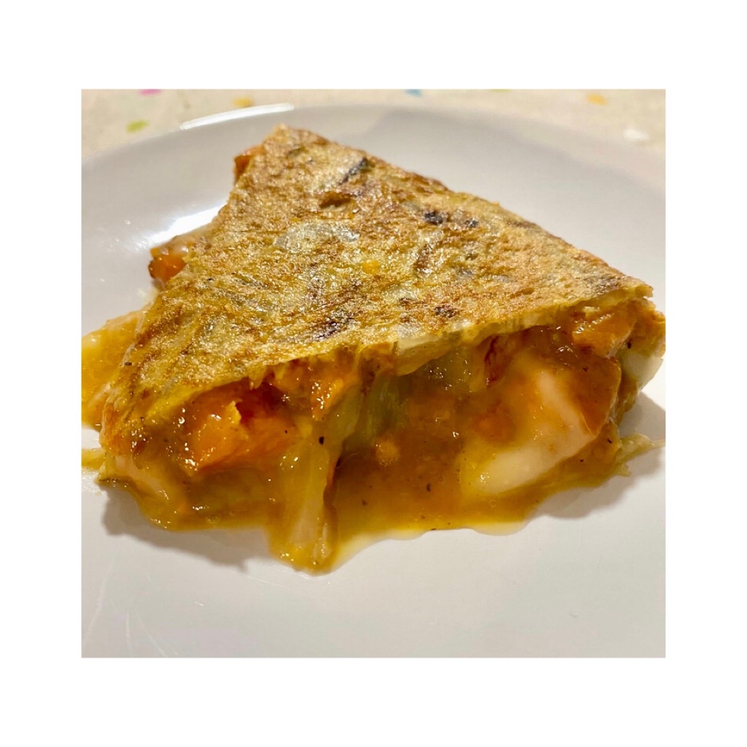 Tortilla de boniato, nabo, cebolla y queso