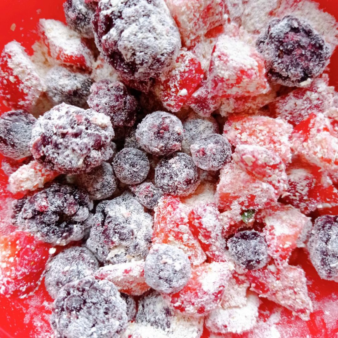 Minibundtcakes de ricotta y frutos rojos 🫐🍓 Paso 14